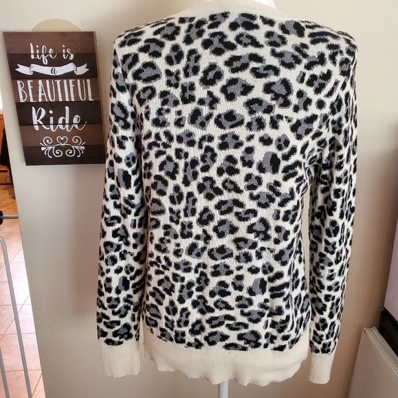 Animal Print Sweater - Picture 5 of 6